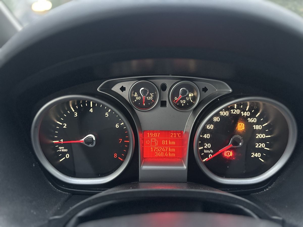 Ford Autos: Ford C Max 1.8i – D'occasion à Bulle par val_lg9t 7