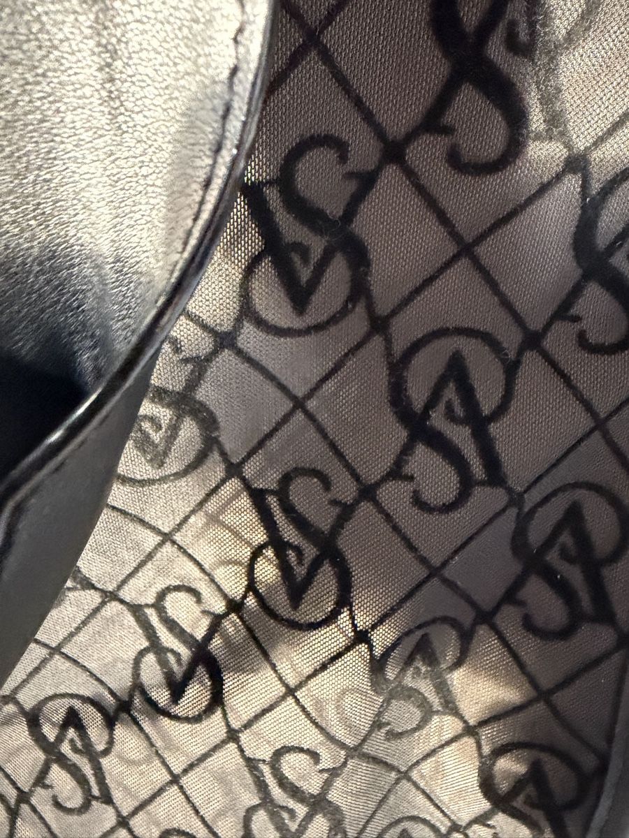 Victoria's Secret Sacs: Borsa Victoria's Secret con logo monogram e tracolla nuova – Neuf (Voir description) à Lugano par can_xdd8 3