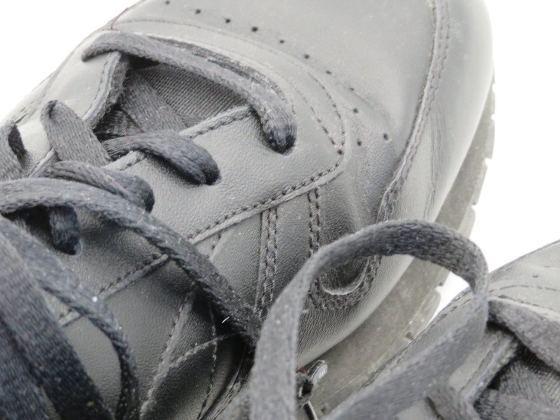 Reebok Scarpe da uomo: Reebook Sneakers Classic Schwarz Gr. 40.5 – Usato da Reinach BL venduto da WBZ-Flohmarkt 8