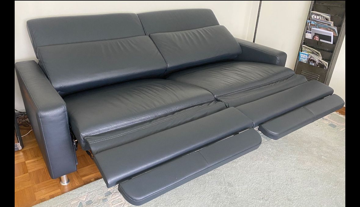 Divani: Echtleder-Sofa, 3-plätzig, mit 2 el. Relaxfunktionen – Usato da Thalwil venduto da Nifili 4