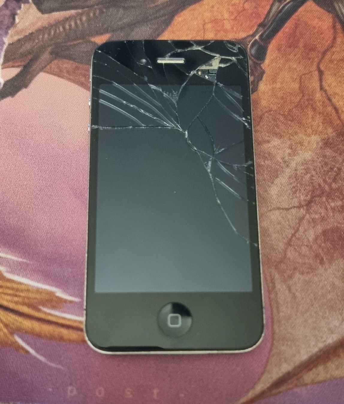 Apple Telefoni cellulari / Smartphones: iPhone 4 - ?GB - schwarz - Model A1332 - ab CHF 1.- – Difettoso da Regensberg venduto da youngt92