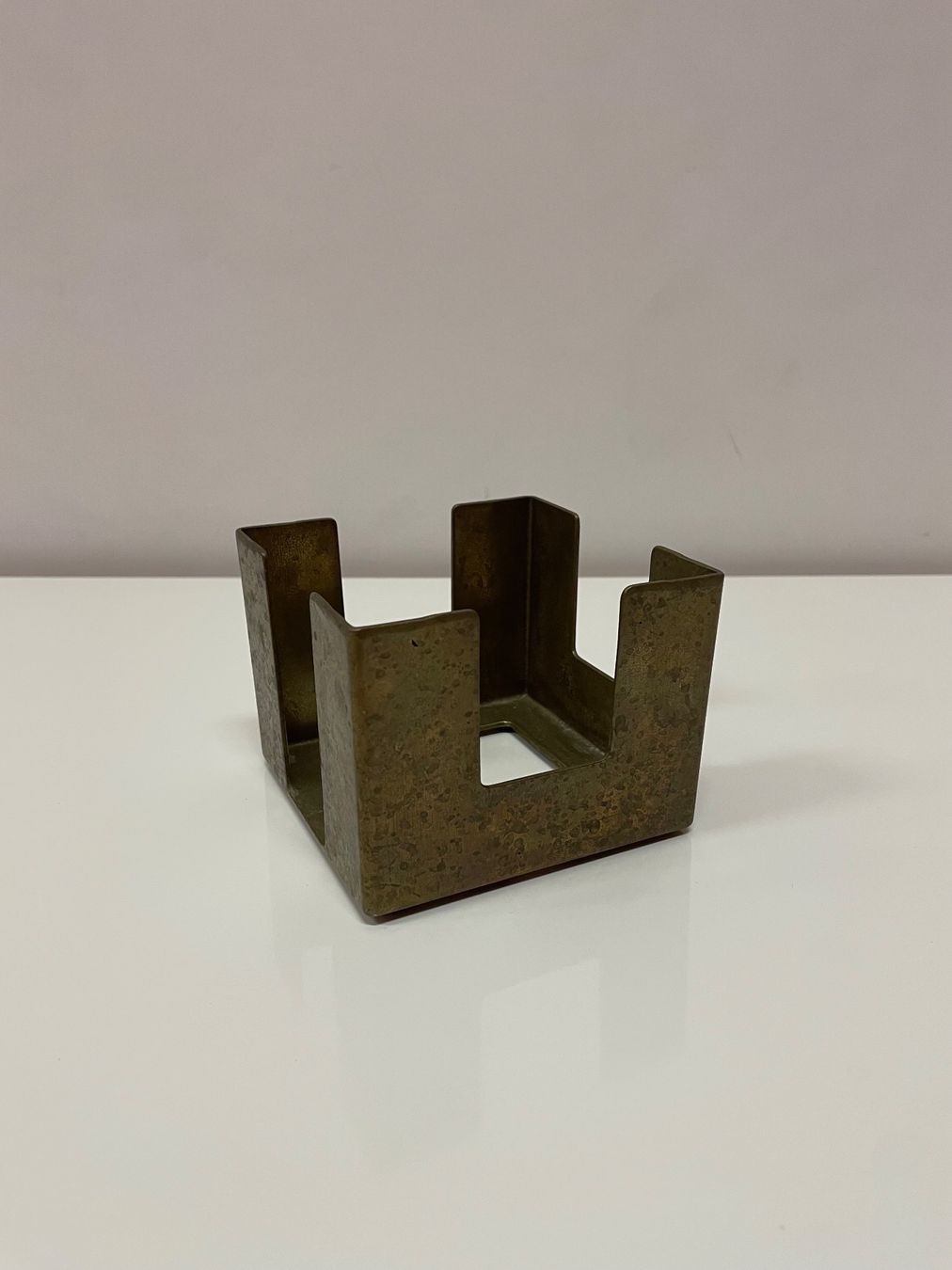 Fixations: Vintage Messing Zettelbox Notizzettelhalter mit Patina – D'occasion à Zürich par Vintagewiesel 2