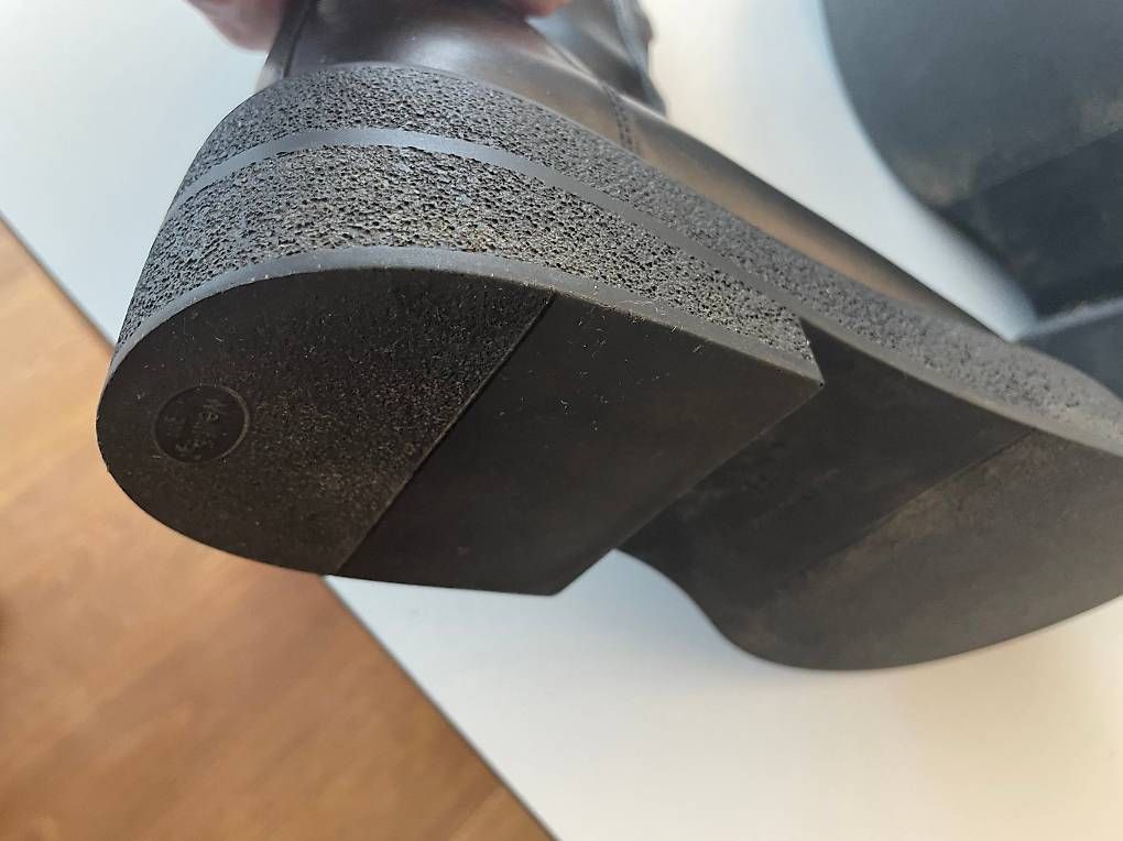 Chaussures femmes: Winter Stiefelette mit Reisverschluss Grösse 38 – D'occasion à Oberrieden par Moraira14 2