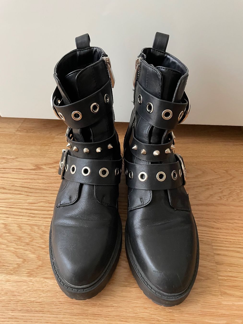 Stradivarius Scarpe da donna: Stradivarius Stiefel 37 – Usato da Dübendorf venduto da Mangia14