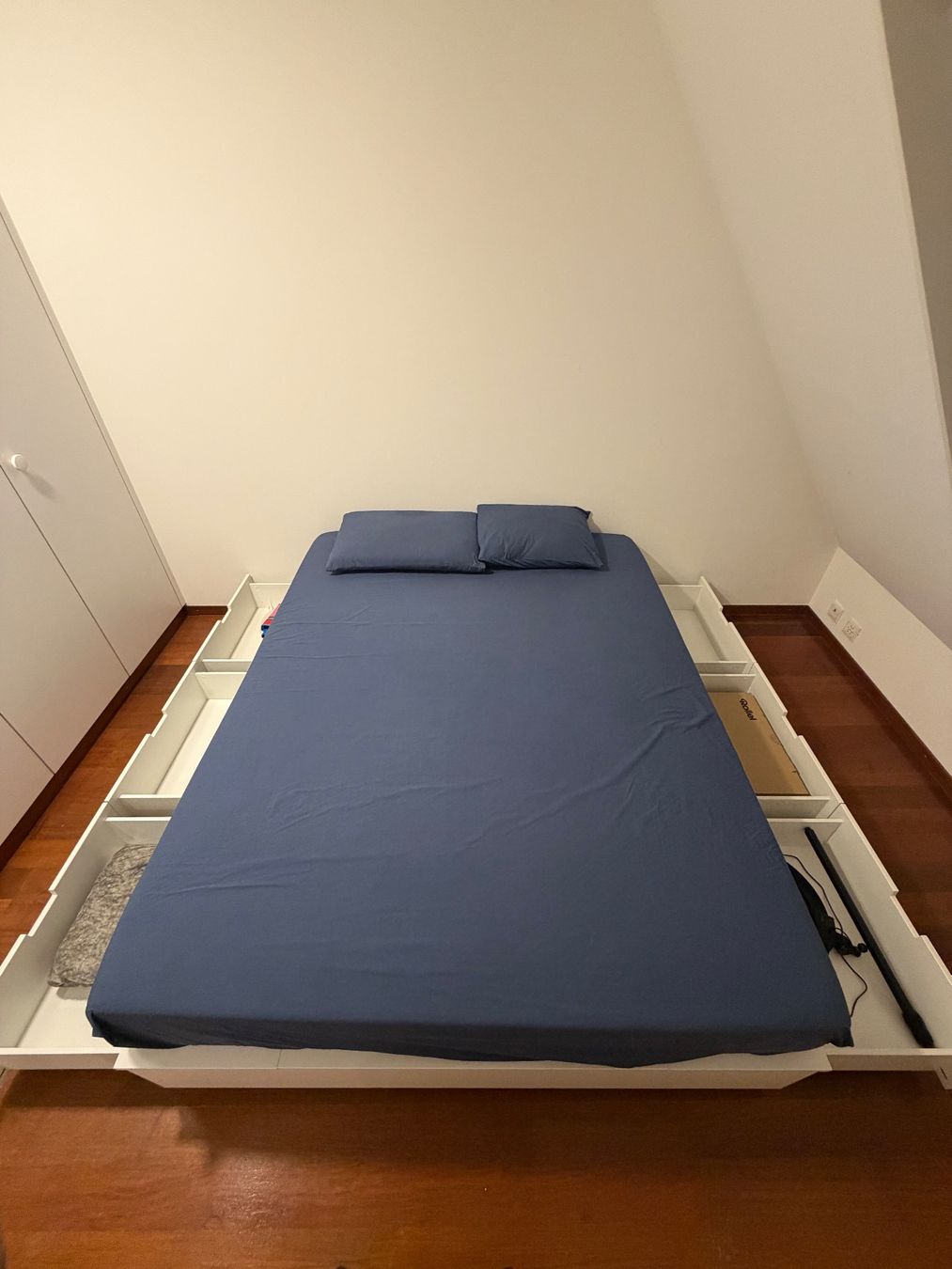 Ikea Letti: Lit double Ikea avec rangements – Usato da Genève venduto da tha_khs9 3