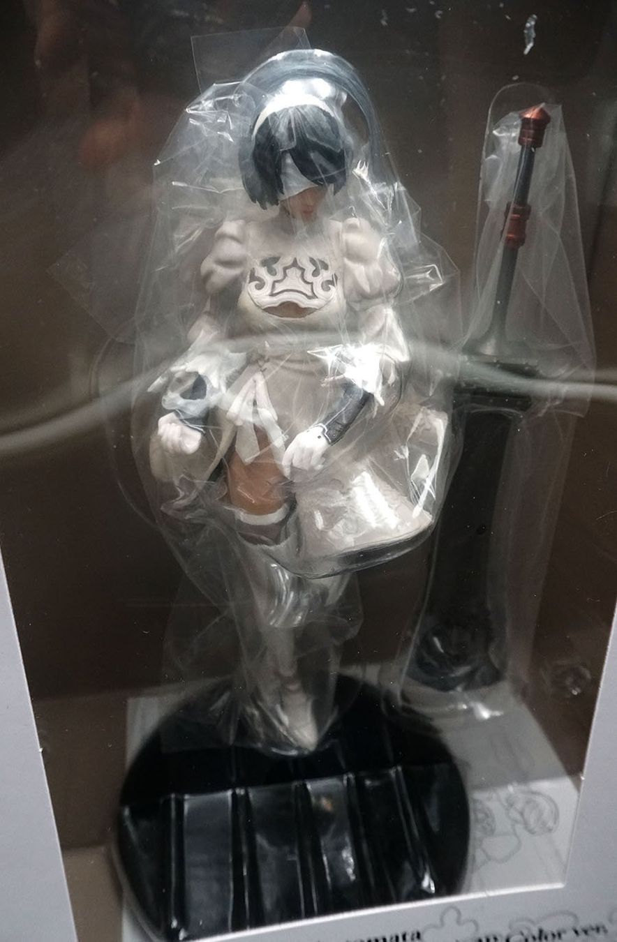Statuette: Nier automata 2b 2p color version figurine Square Enix NEW – Nuovo e nell'imballaggio originale da Lausanne venduto da UncannyGames 1