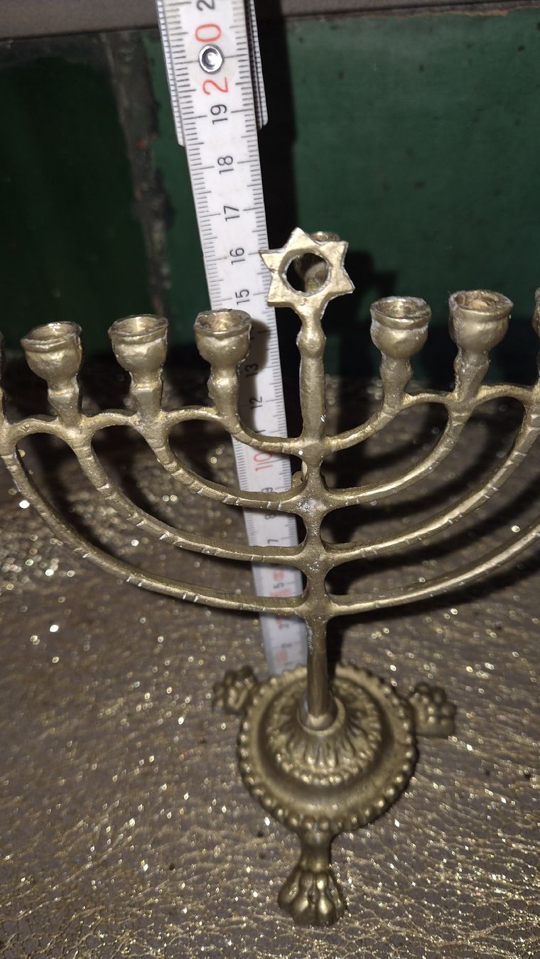 Tutte le decorazioni: Leuchter Judaica Messing 9 Arme  – Usato da Kölliken venduto da Upcycling-by-Mc-TAM 3