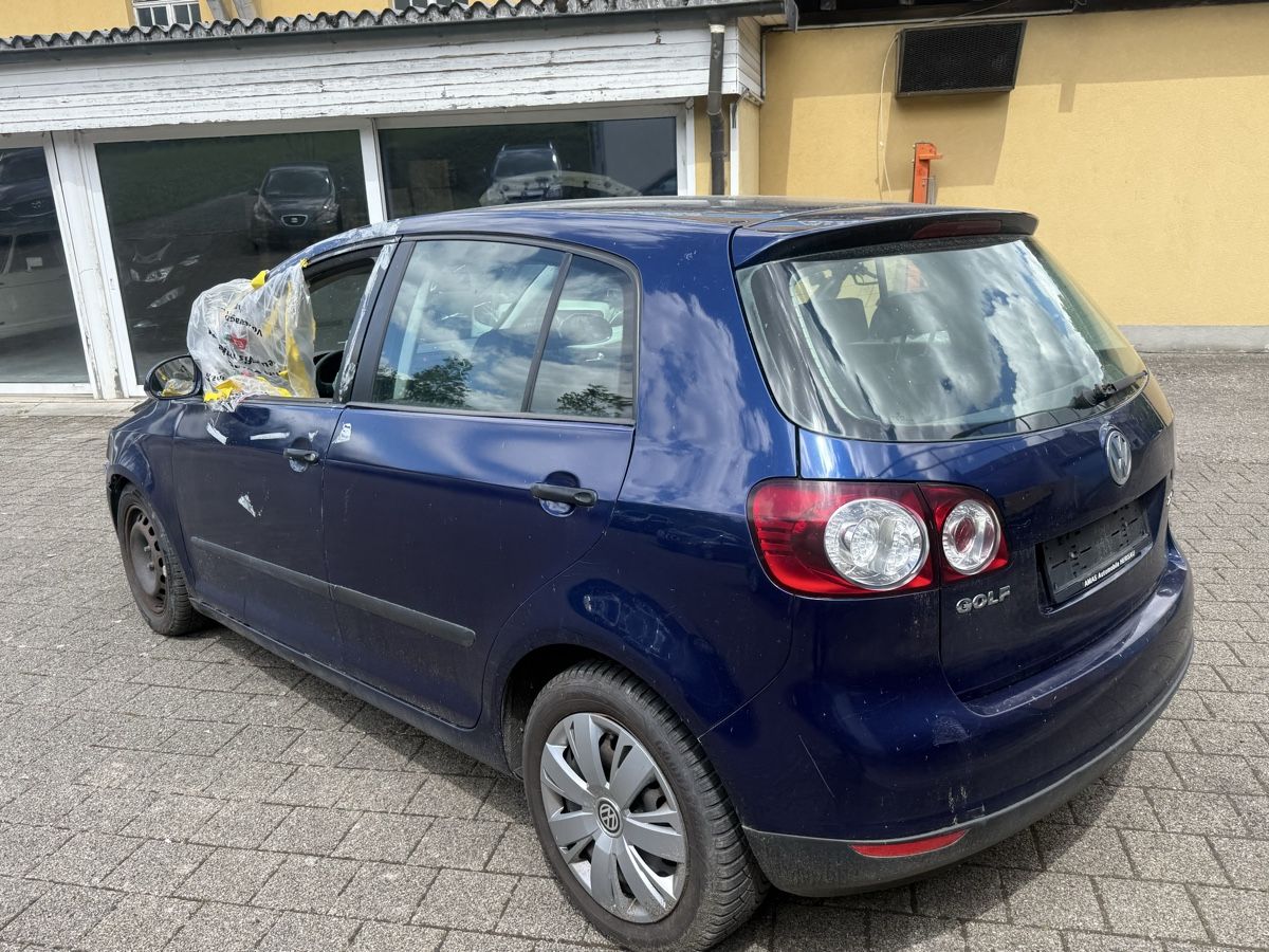 VW Automobili: VW Golf 2.0 TDI, Jg. 2005 - Defekt, Export oder Teile 53 – Usato da Herisau venduto da driti01 3