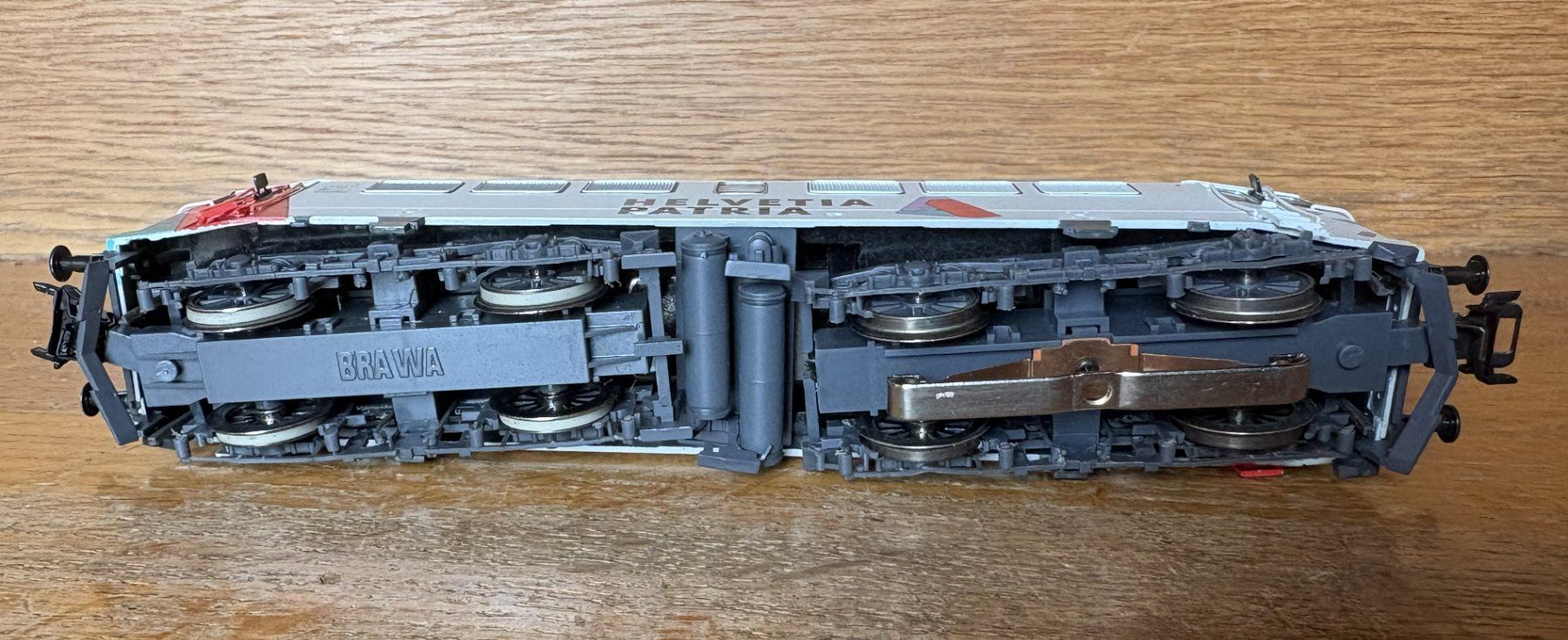 Modellini di ferrovie: Brawa H0 AC E-Lok BR E 42 Helvetia Patria – Usato da Volketswil venduto da zwitsch33 3