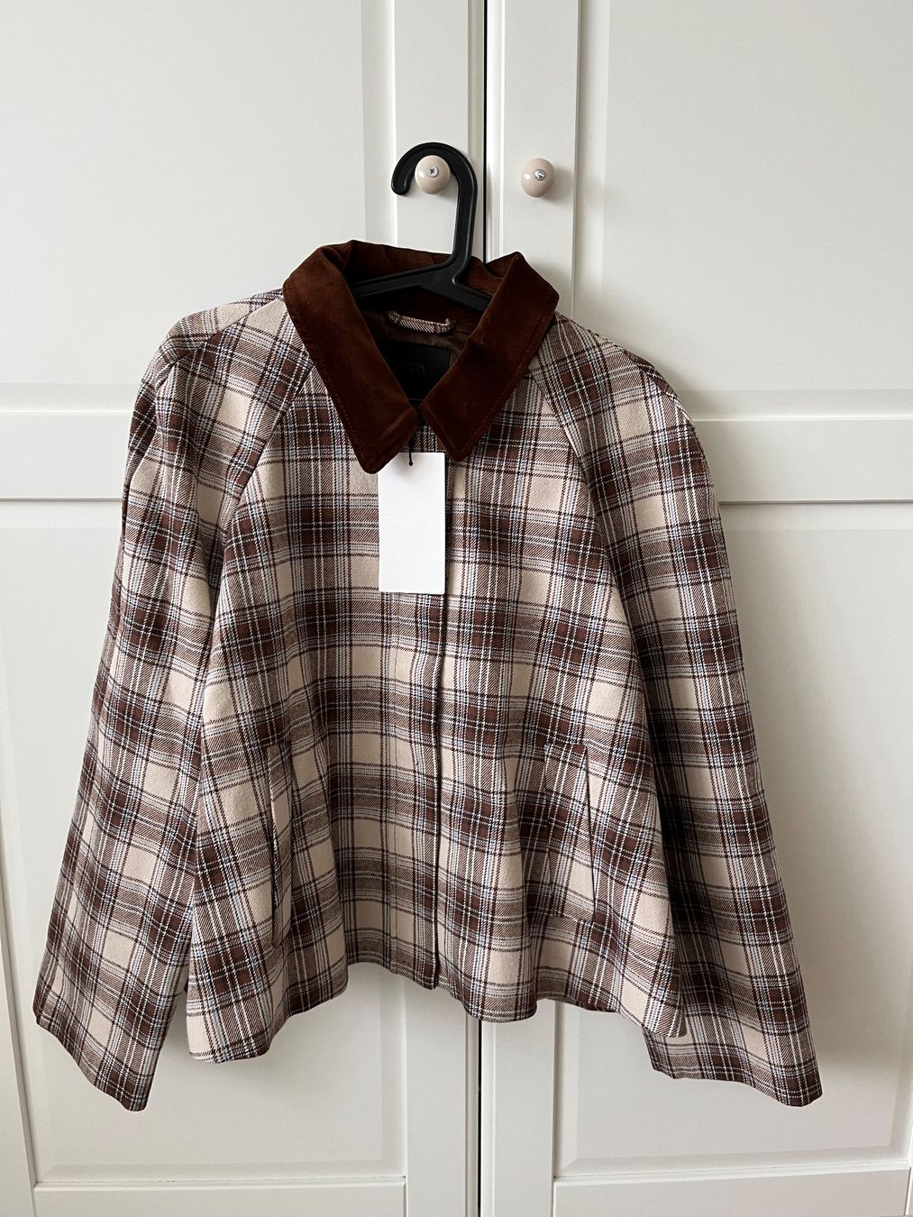 Zara Giacche: Kurzes Jackett mit Cordkragen – Nuovo e nell'imballaggio originale da Allschwil venduto da eyl_bb8q