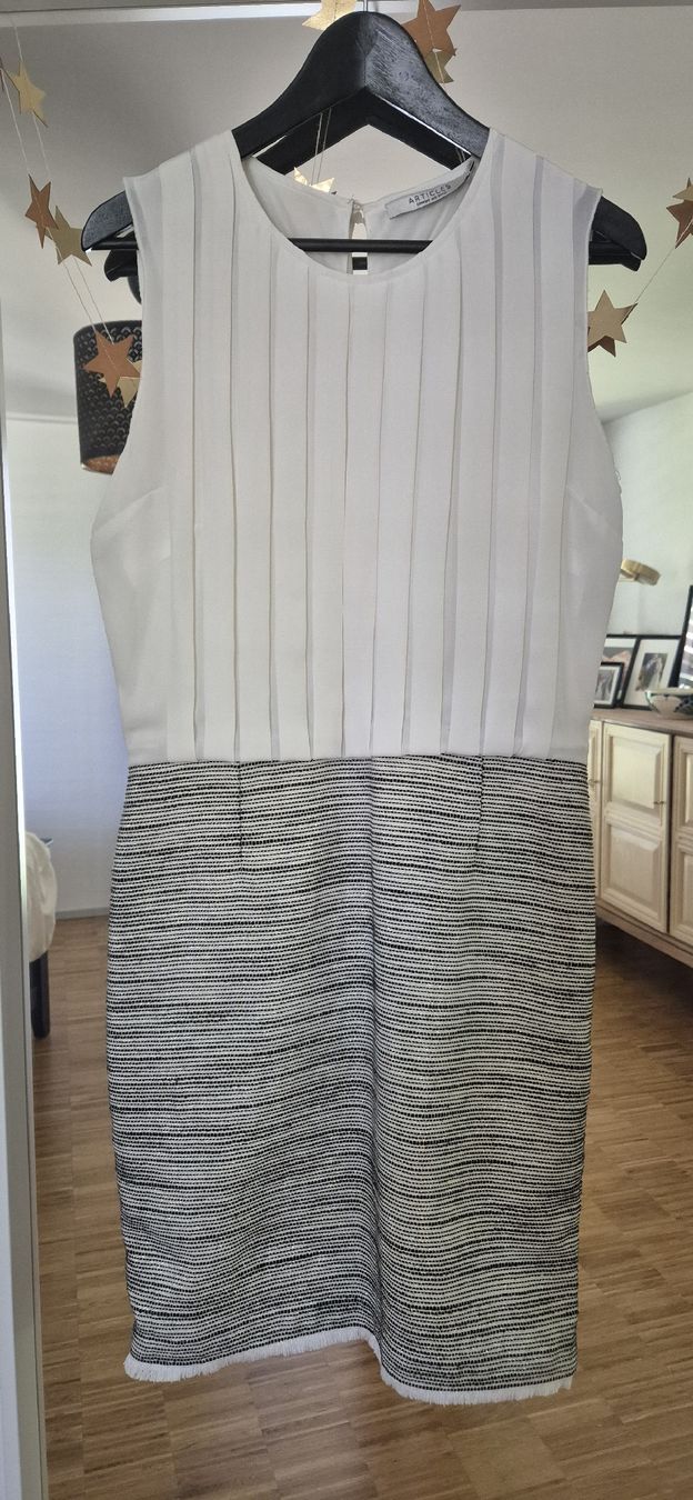 Vestiti: Dress Articles 36 – Usato da Zürich venduto da ger_7d8l 1