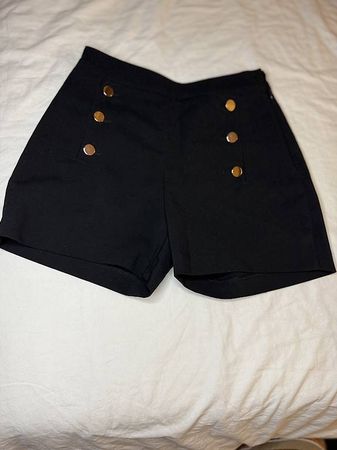 BLACK HIGH-WAIST SHORTS XS