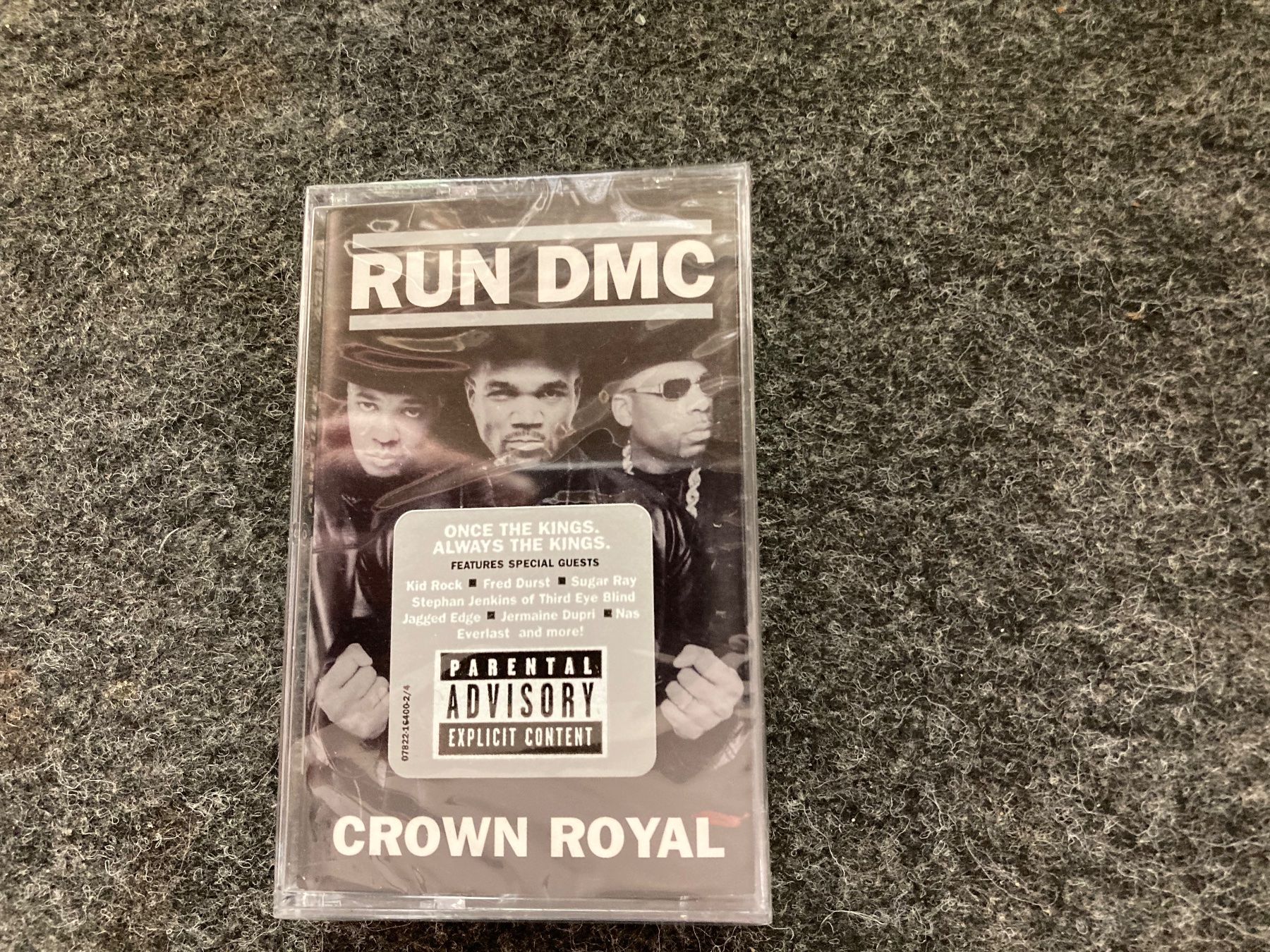 Musicassette: Run DMC - Crown Royal (MC) – Nuovo e nell'imballaggio originale da Fribourg venduto da Karushi