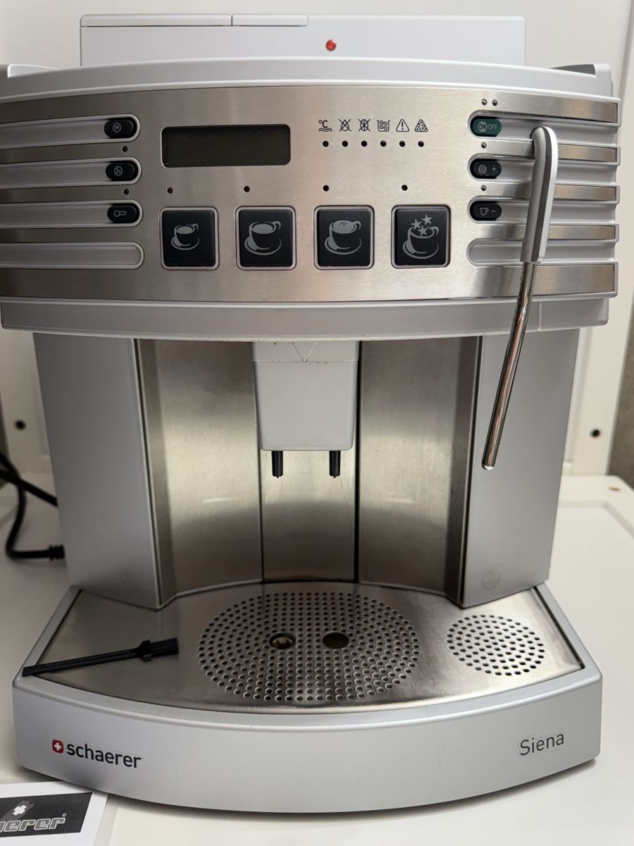 Schaerer Macchine per caffè & Macchine per espresso: Machine à café automatique Schaerer Siena, argentée – Usato da Brügg BE venduto da Goob 2