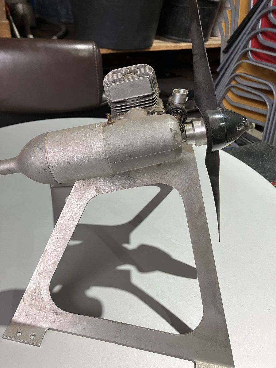 RC Modellbau: Modellflugzeug Motor  – Defekt aus Uerkheim von Dealer-4813