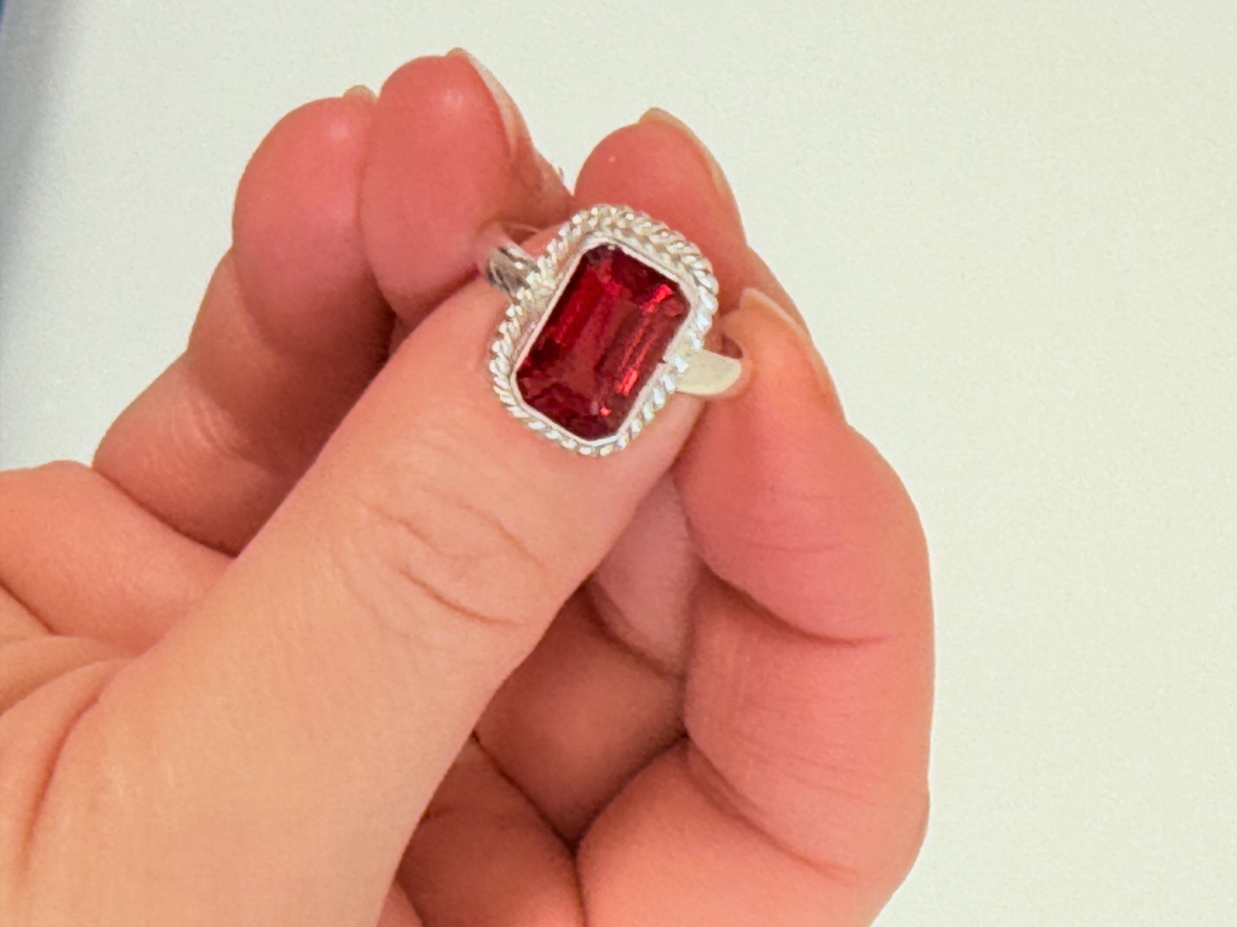 Anelli: 13.00CT Bague élégante avec CERTIFICATE – Nuovo e nell'imballaggio originale da Genève venduto da AWWA