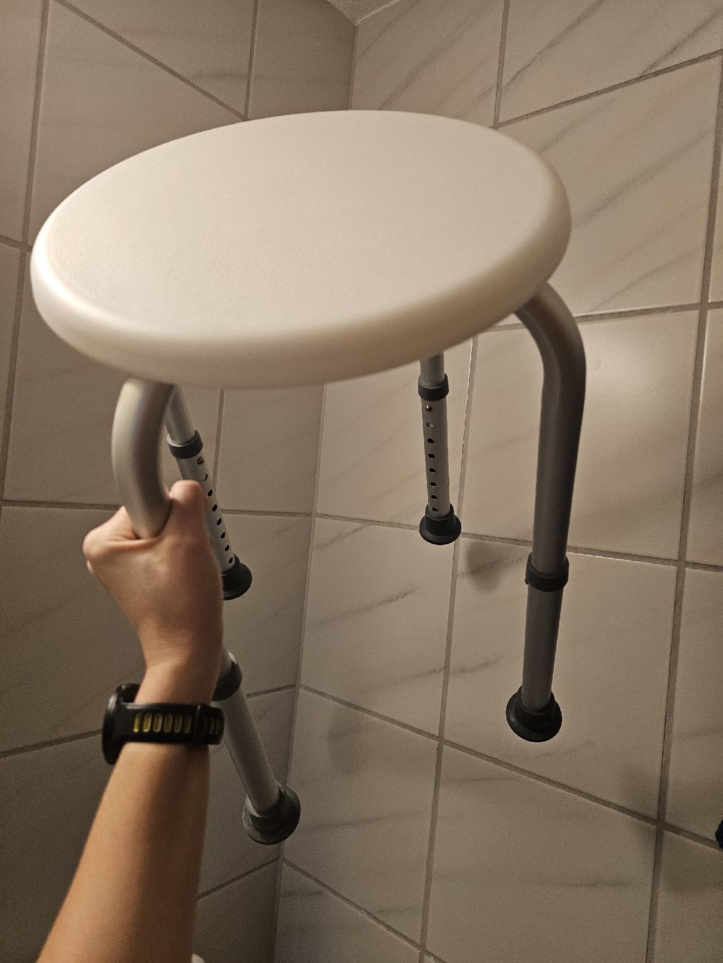 Tabourets: Duschhocker von Reha Fund – Défectueux à Rubigen par Dosii