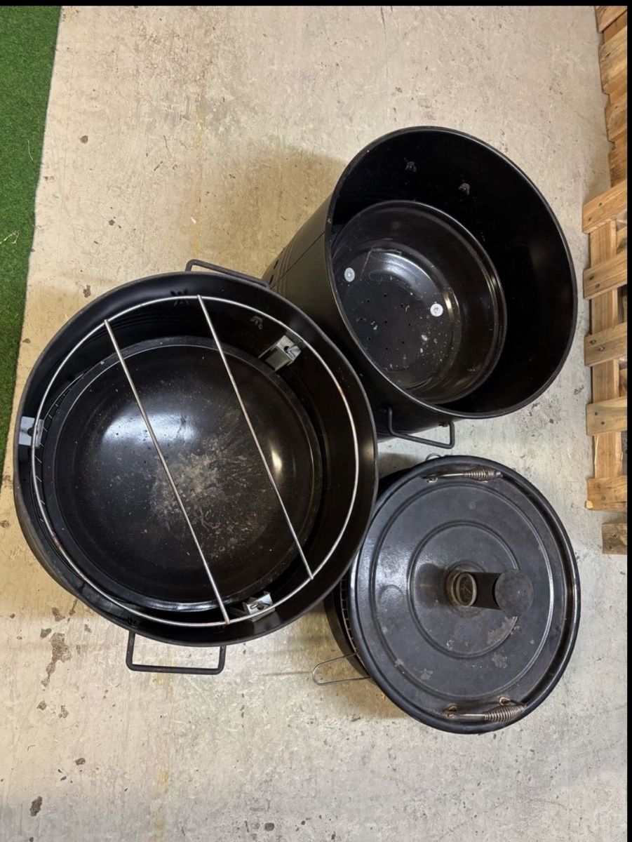 Griglie: Multifunktion Holzkohlengrill Smoker – Usato da Zug venduto da Deks 5