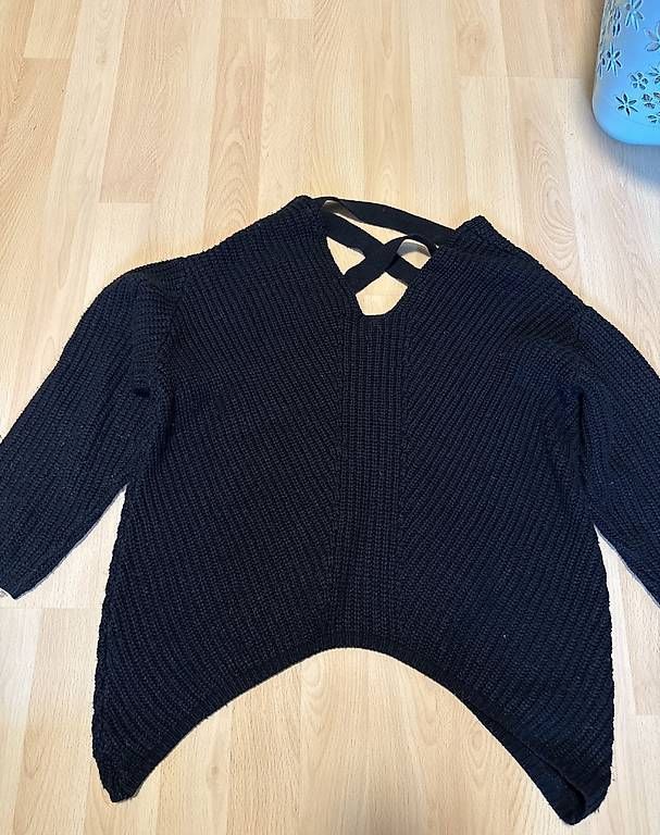 Maglioni & Felpe: Schwarzer Strickpullover – Usato da Alchenflüh venduto da selina077 1