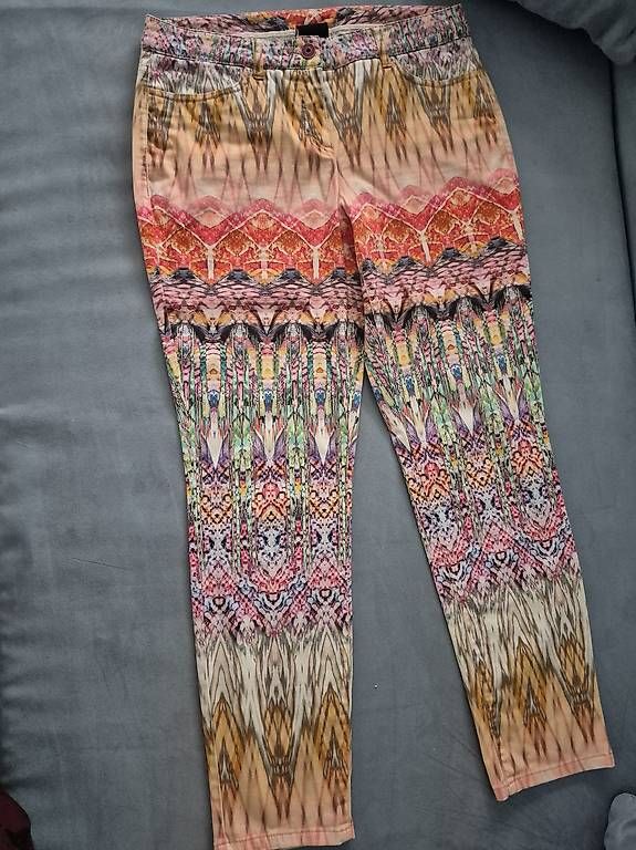 Pantaloni: Hose mehrfarbig – Usato da Locarno venduto da Kira712