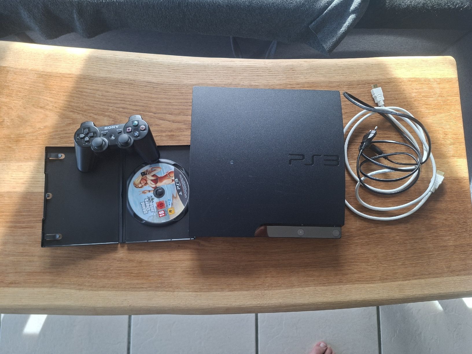Sony Console: Sony PlayStation 3 Konsole mit Controller und Spiel – Usato da Büren zum Hof venduto da Flohmarkt_Bern 2