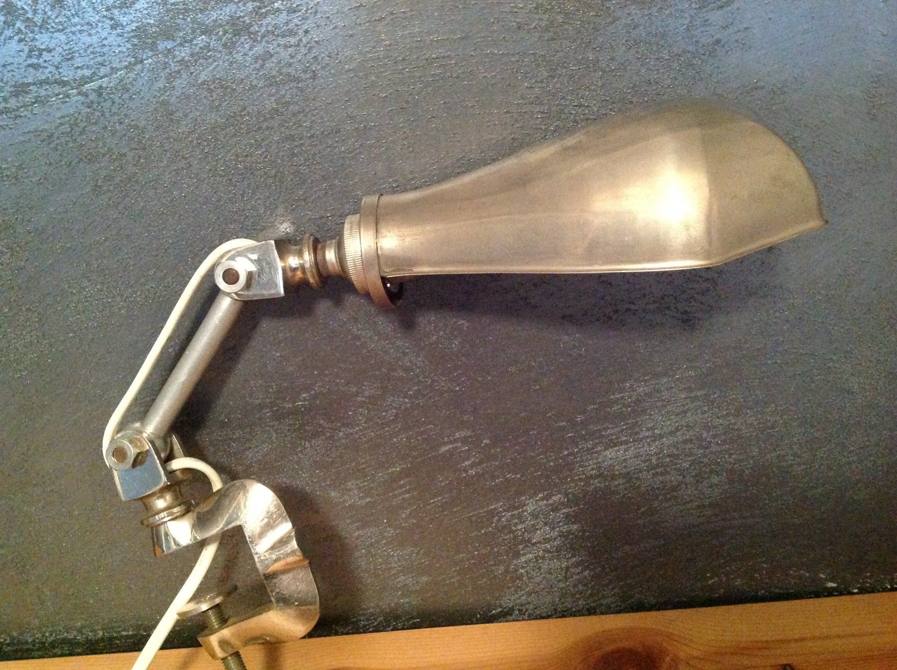 Lampade: Lampe industrielle articulée  / Industrielampe / Notleuchte – Usato da Vuiteboeuf venduto da broticaire 1
