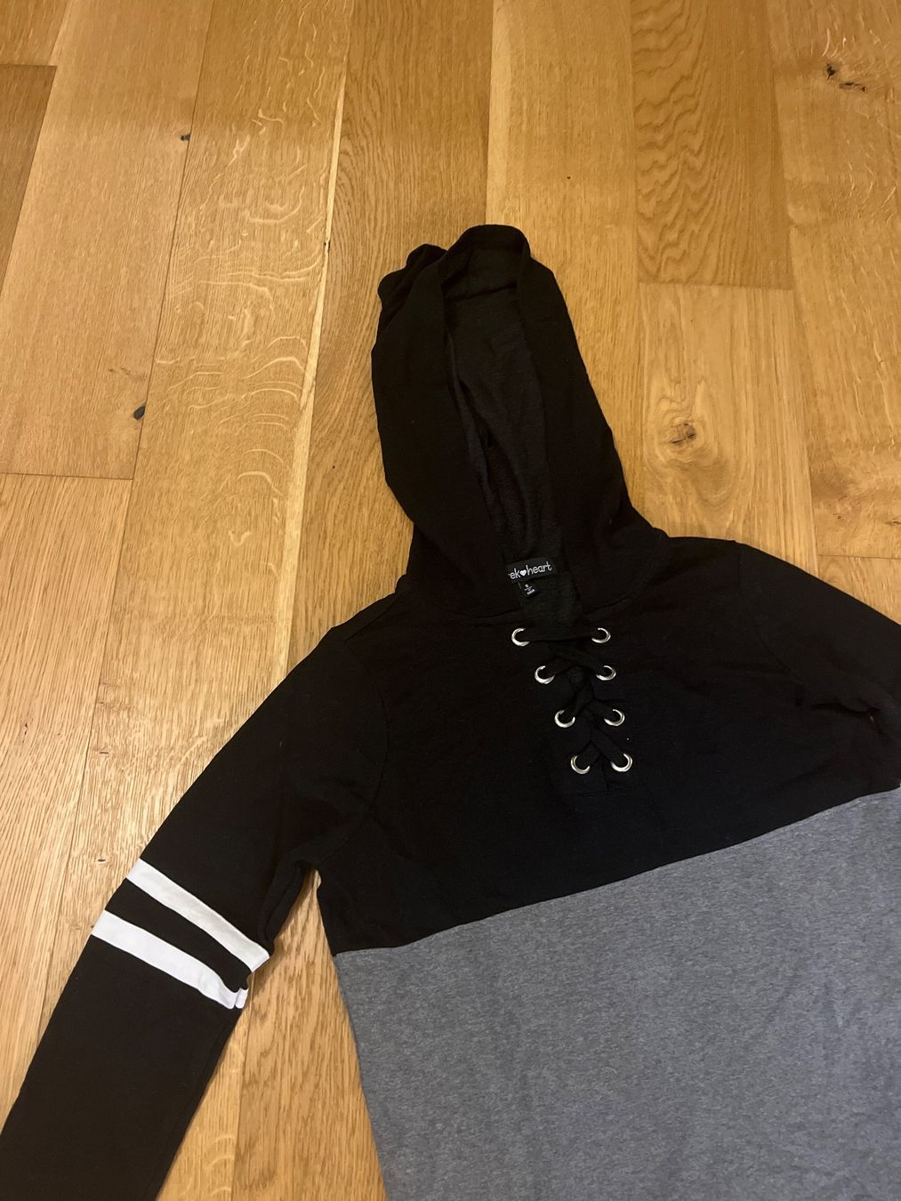 Pullover & Sweatshirts: Pullover – Gebraucht aus Zofingen von saaraaah___ 1