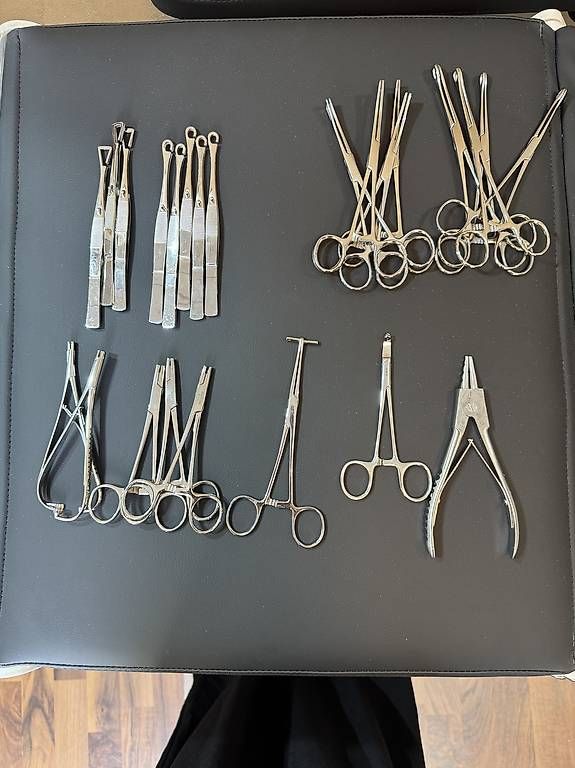 Piercingschmuck: Piercing Werkzeug – Gebraucht aus Flumenthal von IlseSaladin
