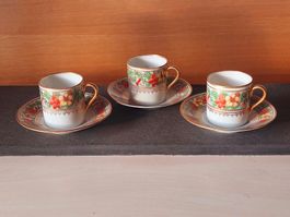 3 Espressotassen mit Untertassen Blumendekor Goldrand
