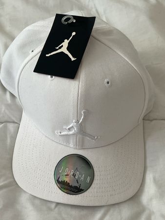 Casquette Jordan blanche unisexe neuve