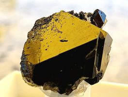 Sehr gross! Magnetit auf Quarz mit Rutil Pseudomorphose