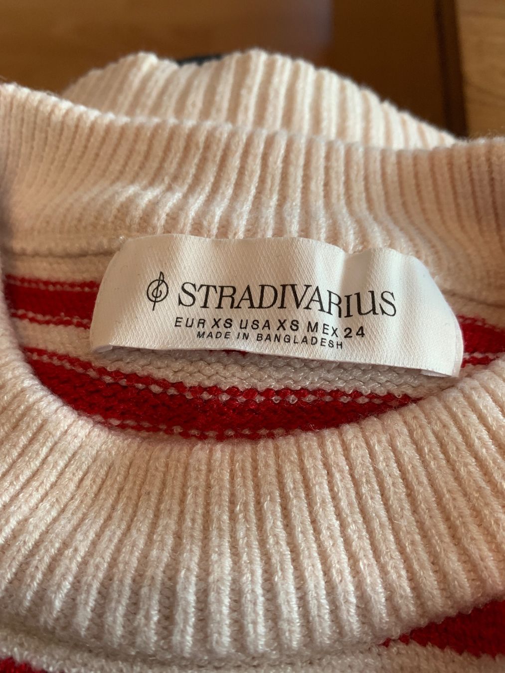 Stradivarius Tops: Joli pull Stradivarius taille xs – Gebraucht aus MEYRIN von Gwendo10 2