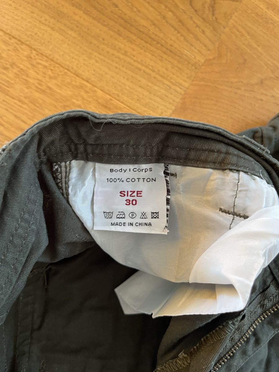 Pantaloni: Sommer-Cargoshorts, Khaki, Gr. 30 – Usato da Sigriswil venduto da Krugle83 1