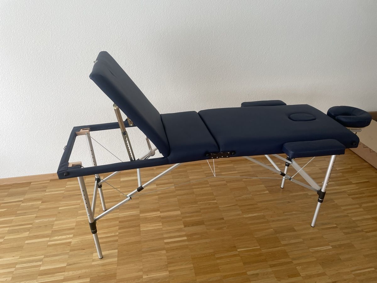 Fauteuils de soin: Massageliege / individuell verstellbar – D'occasion à Einsiedeln par sim_m79m 1