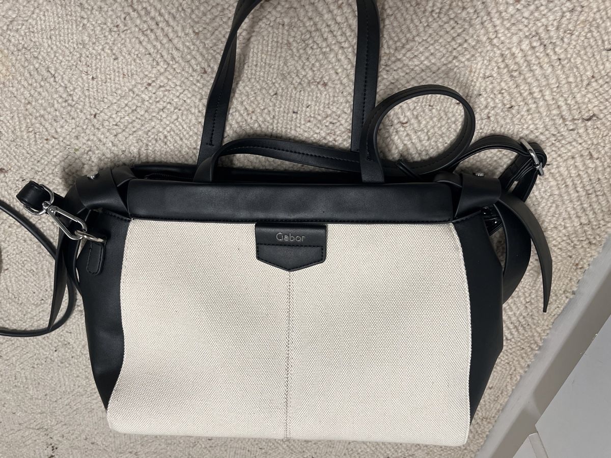 Sacs femmes: Handtasche – Neuf (Voir description) à winterthur par Ulla2