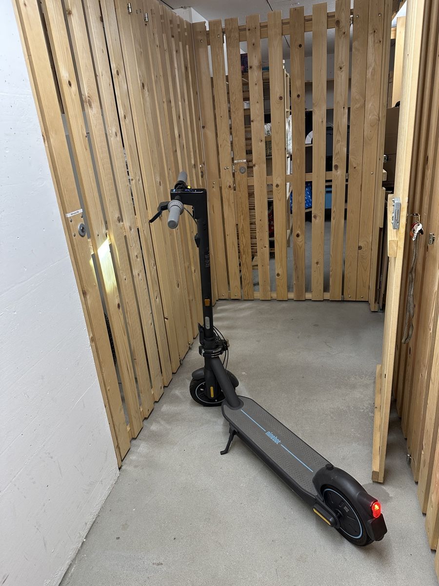 Scooter: Segway E-Scooter - Ninebot G30D 2. Version - Fast neu! – Usato da Zürich venduto da Jojo_66 1