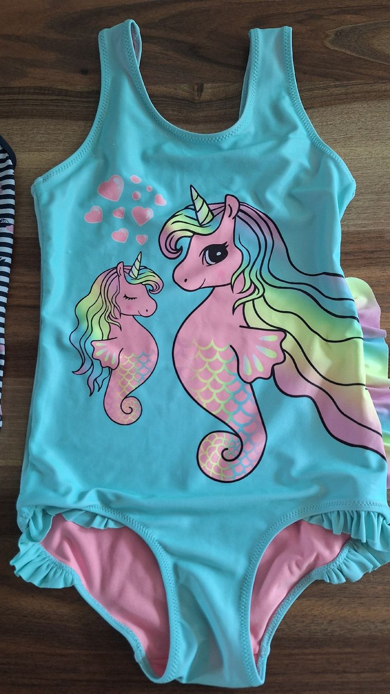 Costumi da bagno & Bikini: 3 x Mädchen Badeanzug, Gr. 134/140 – Usato da Affeltrangen venduto da Salz-Pfeffer 3