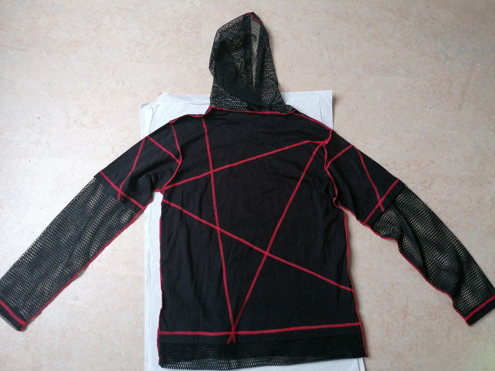 Maglioni & Felpe: Gothik Kapuzenpulli "Dark Star" / Gr. S/M – Usato da Klingnau venduto da vollmond36 1