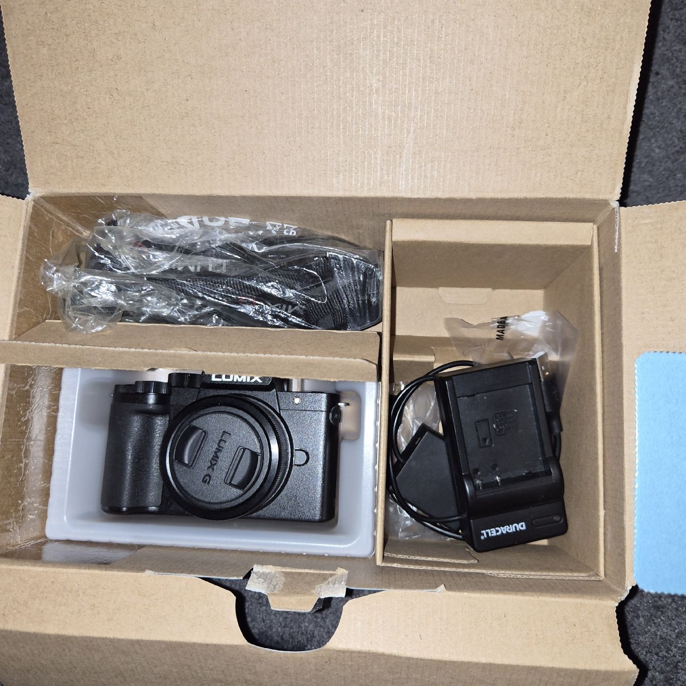 Fotocamera: Lot Panasonic Lumix G110V + Sigma + Crane M2 – Usato da Renens VD venduto da merlin8882 1