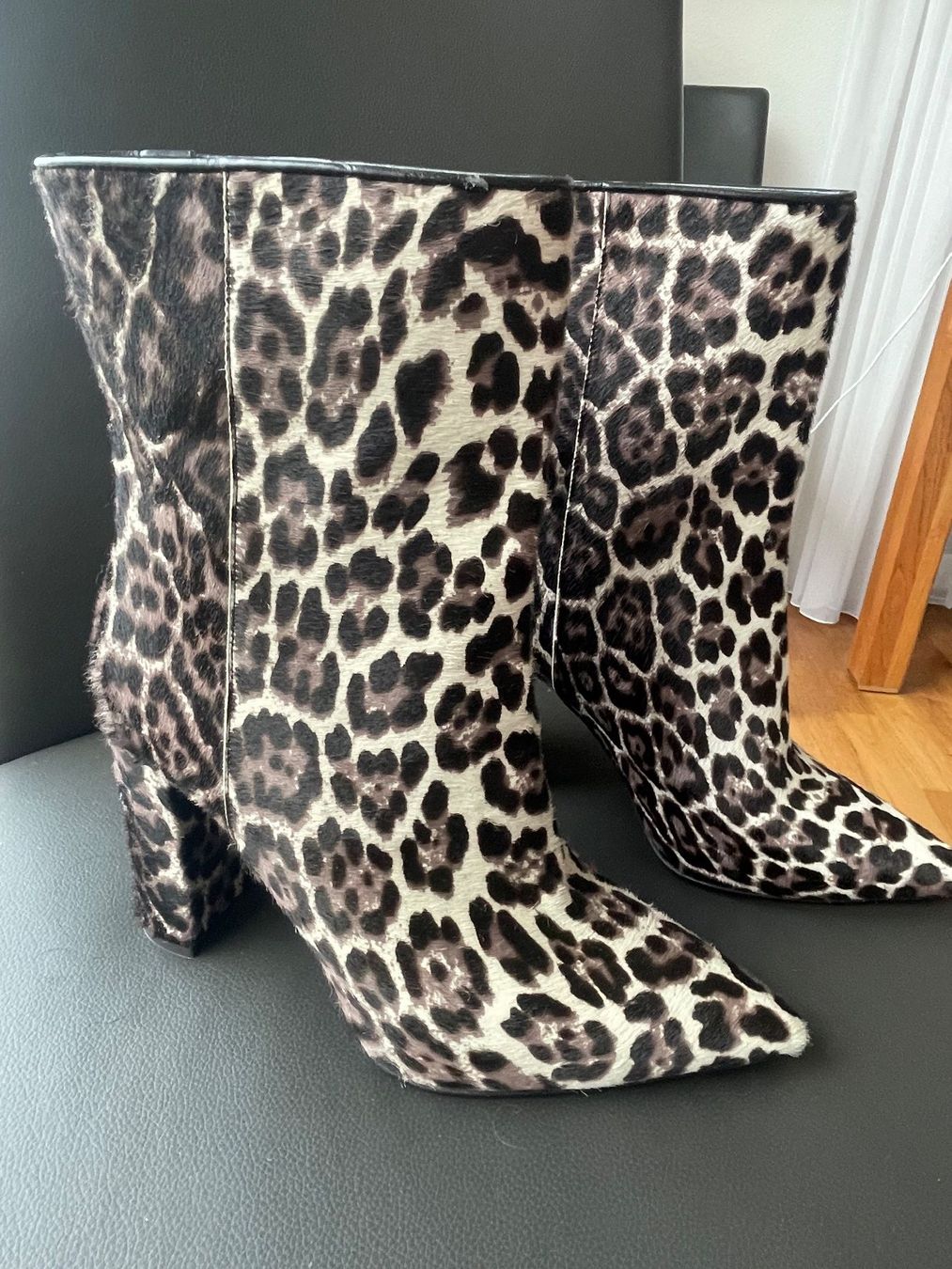 Navyboot Damenschuhe: Navyboot  Leoparden Stiefeletten Gr. 39 – Gebraucht aus stansstad von flugkungfu