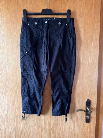 Kurze schwarze Stoff Hose Gr XS