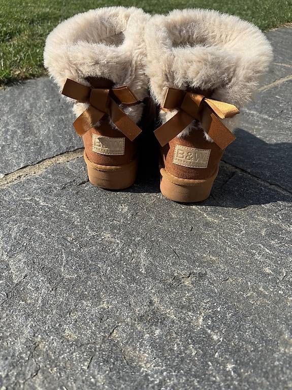 Chaussures filles: Stivaletti invernali  – D'occasion à Solduno par nad_x8wd 1