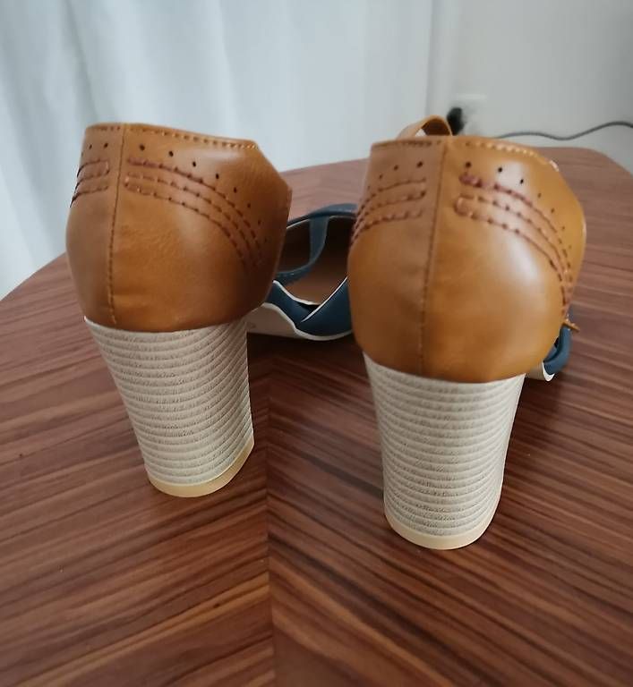 Scarpe da donna: Absatzschuhe braun-blau, Gr. 37 – Nuovo (secondo la descrizione) da Muri b. Bern venduto da Claudiahuegli 2