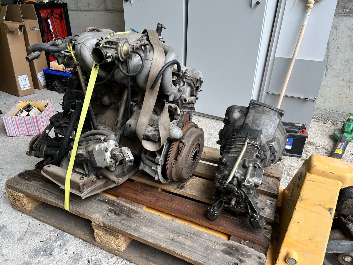 BMW Tutti pezzi di ricambio auto: Bmw E28 Teile, Motor, Getriebe, etc. – Usato da Lenk im Simmental venduto da Treuthy 1
