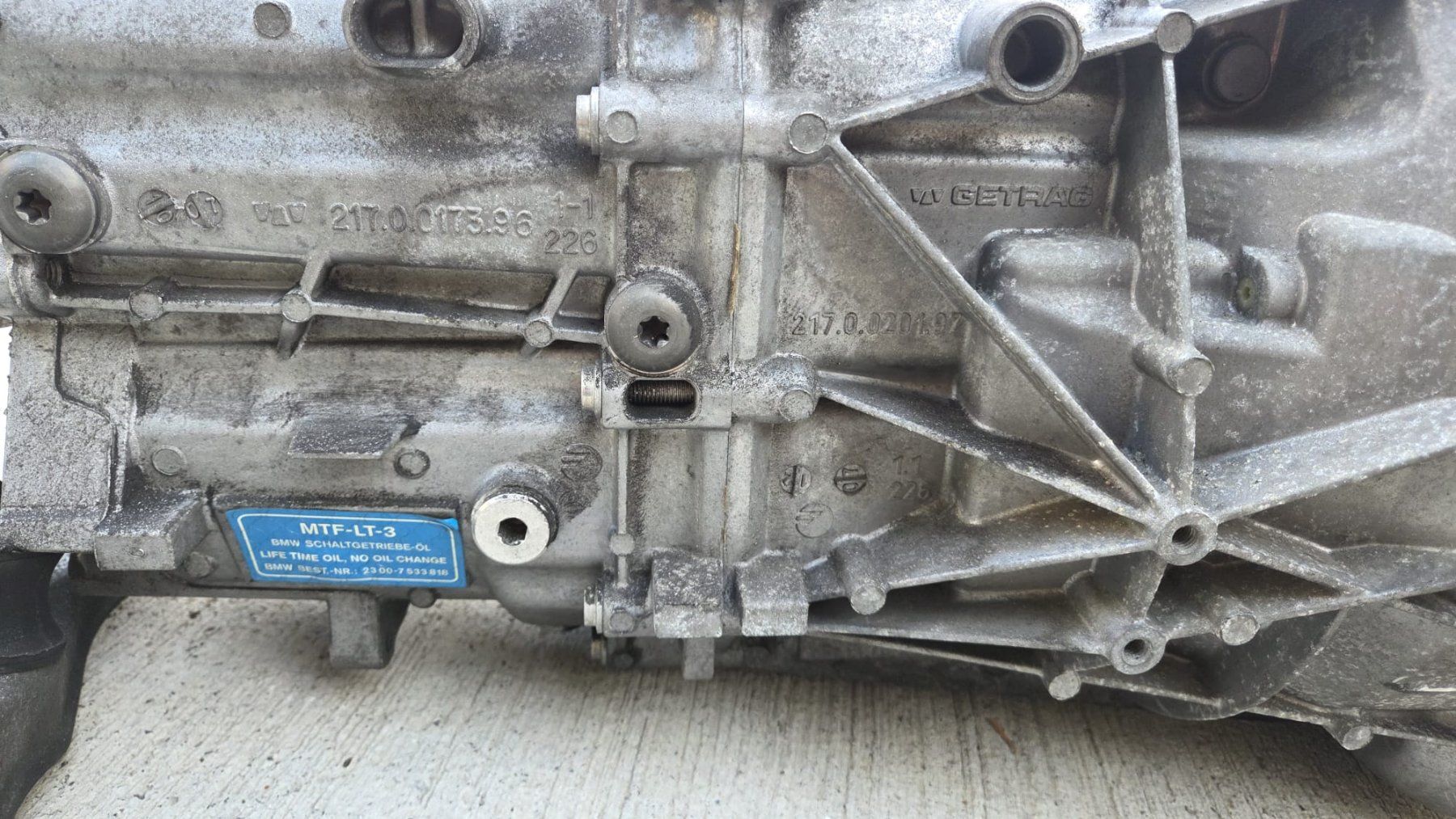 BMW Tutti pezzi di ricambio auto: BMW E87 E90 Getriebe 6 Gang GS6-17DG – Usato da Döttingen venduto da Vutreng43 3
