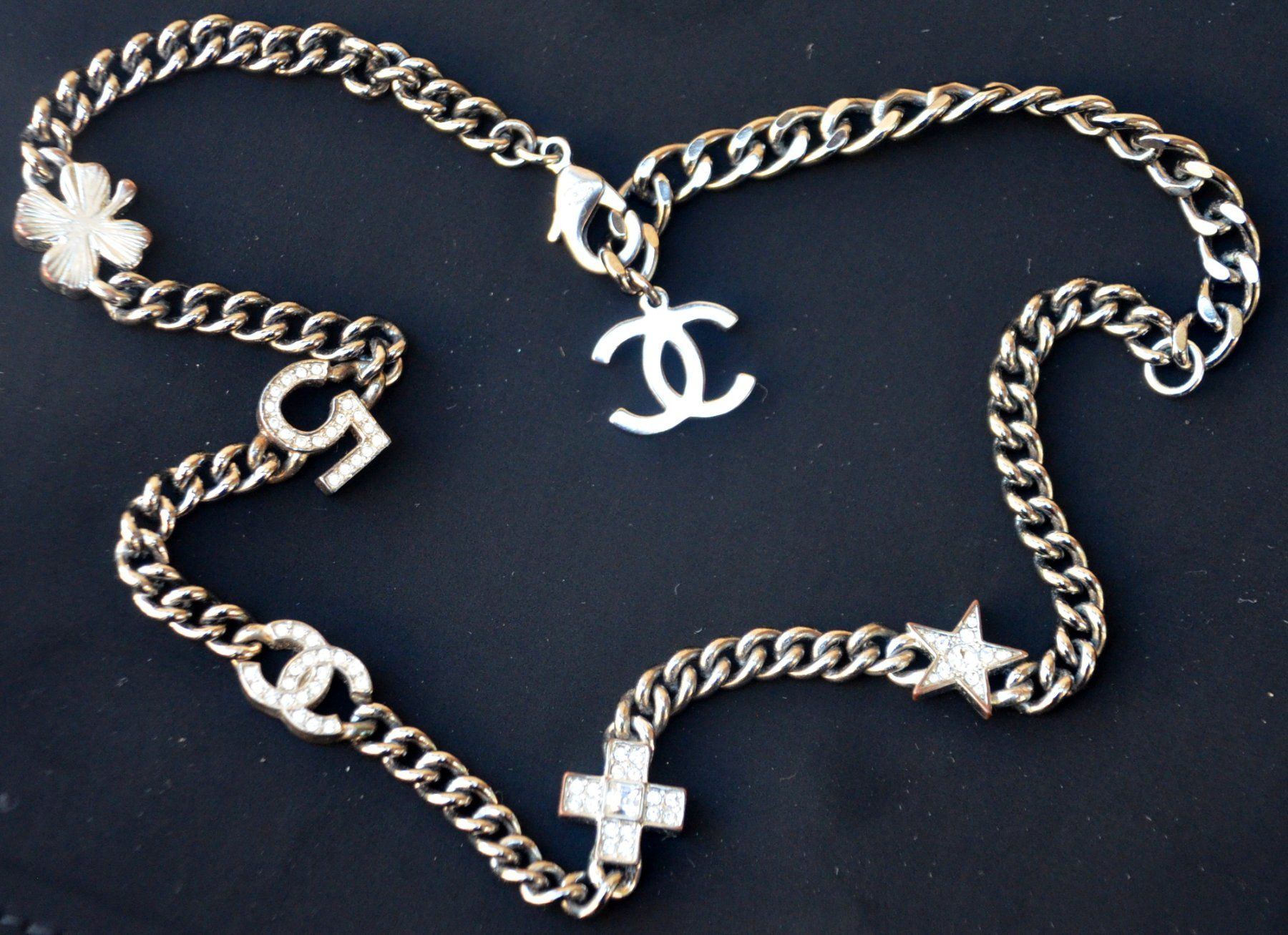 Chanel Catenine: Chanel Halskette /  Collier – Usato da Collonges venduto da arashee