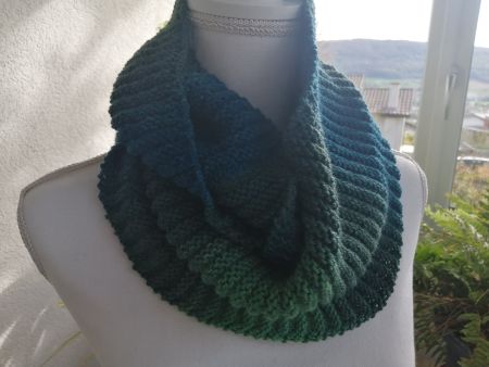 Loop handgestrickt