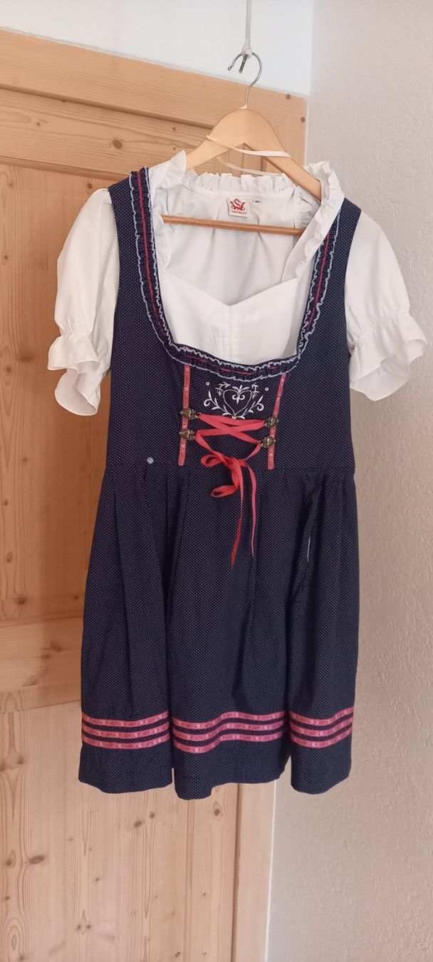 Kleider: Dirndl Grösse 42 – Gebraucht aus Schindellegi von mtri 1