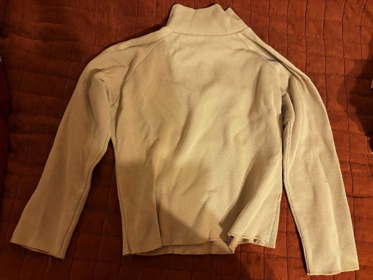 Maglioni & Felpe: Pull côtelé beige à col roulé - Taille S – Usato da La Chaux-de-Fonds venduto da lea_77ly