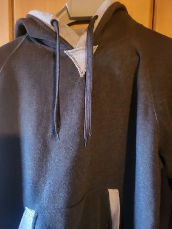 Sweatjacke Kapuze von Osama